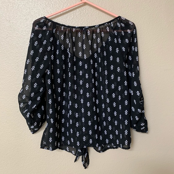 Sheer crop blouse Charlotte Russe - Picture 5 of 5